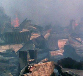 Kebakaran di Jalan Siaga Raya Ludeskan 40 Rumah Pemulung